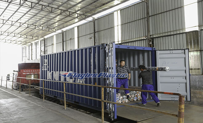 pvc flooring loading into container